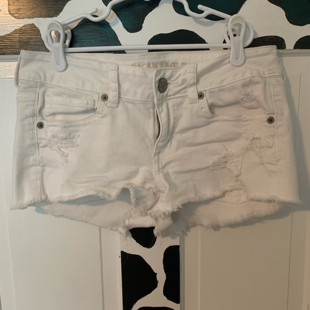 Lowrise white shorts